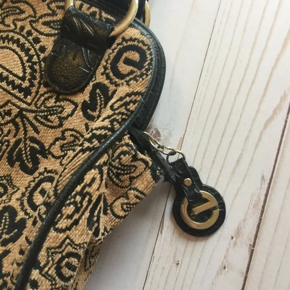 Red by Marc Eckō Embossed Leather Logo Bag EUC - Picture 3 of 6